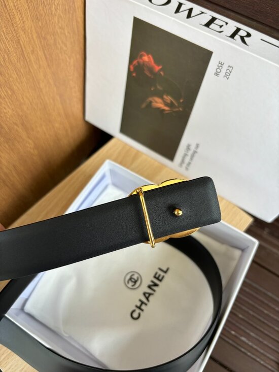 Chanel Black Leather Belt With Gold CC Buckle main image 5